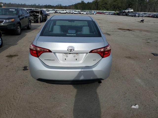 5YFBURHE6JP849512 - 2018 TOYOTA COROLLA L SILVER photo 6