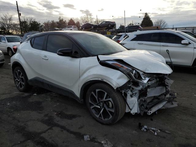 JTNKHMBX7K1047182 - 2019 TOYOTA C-HR XLE WHITE photo 4