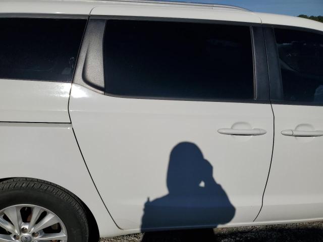 KNDMB5C12F6061899 - 2015 KIA SEDONA LX WHITE photo 11