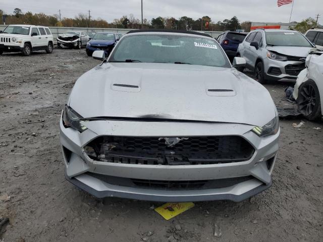 1FATP8UH7J5156540 - 2018 FORD MUSTANG SILVER photo 5