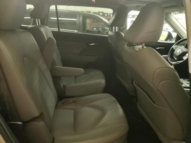 5TDHZRBH1LS502968 - 2020 TOYOTA HIGHLANDER XLE SILVER photo 11