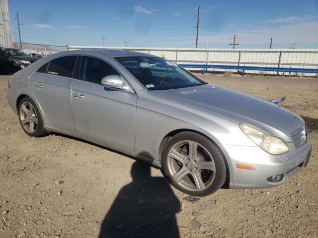 WDDDJ75X86A054345 - 2006 MERCEDES-BENZ CLS 500C SILVER photo 4