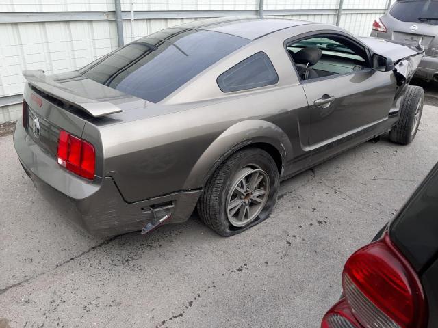 1ZVFT80N655140959 - 2005 FORD MUSTANG GRAY photo 3