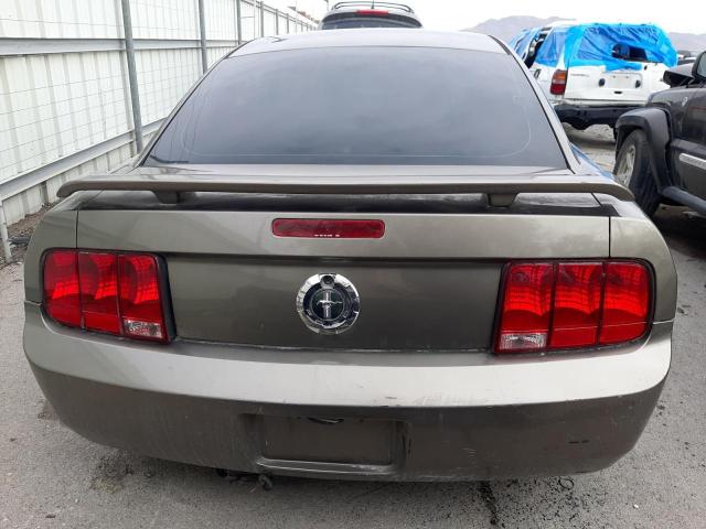 1ZVFT80N655140959 - 2005 FORD MUSTANG GRAY photo 6