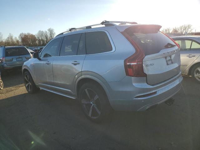 YV4A22PKXG1043330 - 2016 VOLVO XC90 T6 SILVER photo 2