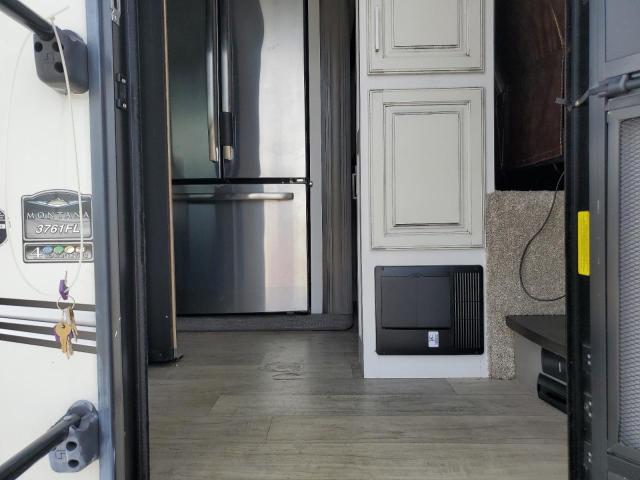 4YDF37628M4703795 - 2021 KEYSTONE MONTANA 白色 照片 5