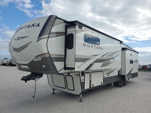 4YDF38122L4702444 - 2017 KEYSTONE MONTANA WHITE photo 2