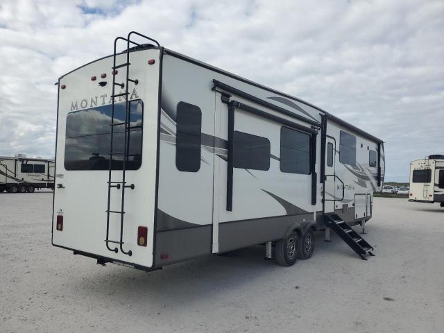 4YDF38122L4702444 - 2017 KEYSTONE MONTANA WHITE photo 4