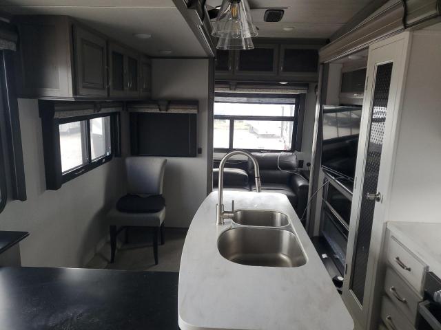 4YDF38122L4702444 - 2017 KEYSTONE MONTANA WHITE photo 6