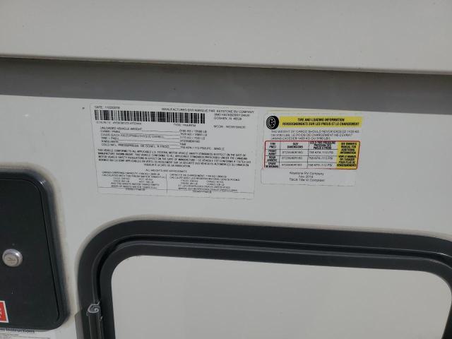 4YDF38122L4702444 - 2017 KEYSTONE MONTANA WHITE photo 9