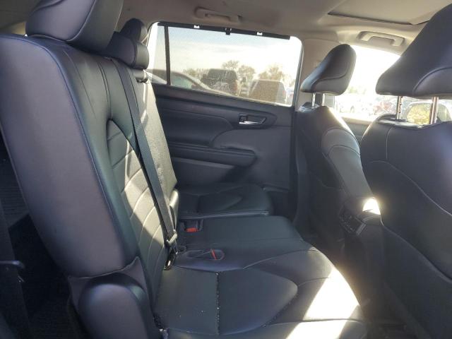 5TDHZRBH6NS581833 - 2022 TOYOTA HIGHLANDER XLE Gümüş foto 11