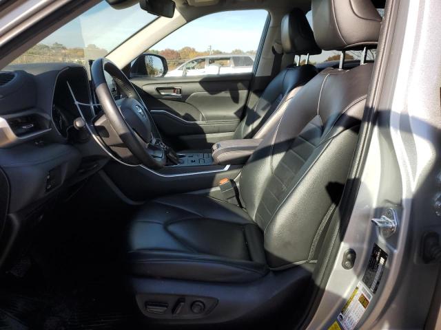 5TDHZRBH6NS581833 - 2022 TOYOTA HIGHLANDER XLE Gümüş foto 7