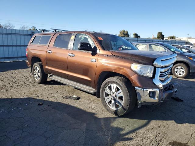 5TFAY5F14HX596243 - 2017 TOYOTA TUNDRA CREWMAX 1794 BROWN photo 4