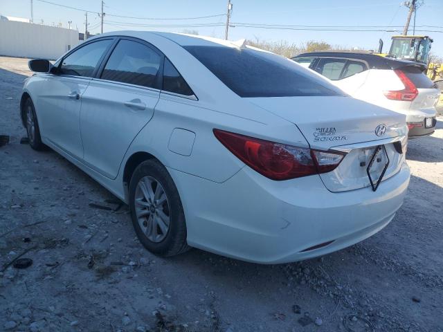 5NPEB4AC1CH327319 - 2012 HYUNDAI SONATA GLS WHITE photo 2