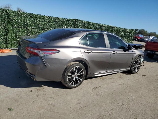 4T1B11HK4JU145520 - 2018 TOYOTA CAMRY L GRAY photo 3