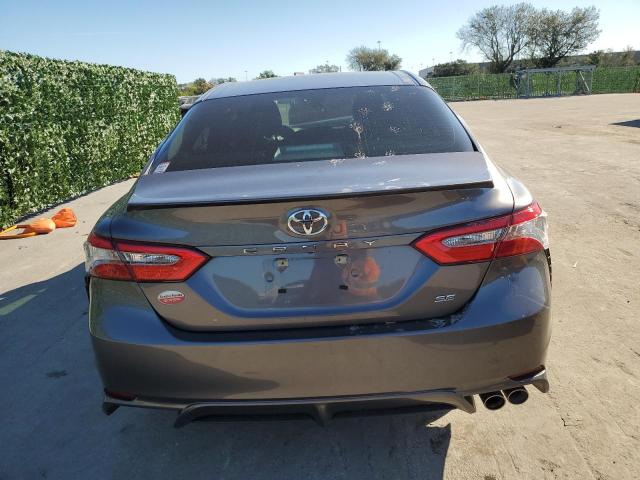 4T1B11HK4JU145520 - 2018 TOYOTA CAMRY L GRAY photo 6