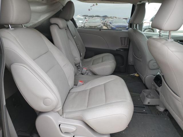 5TDYK3DC8FS686958 - 2015 TOYOTA SIENNA XLE GRAY photo 11