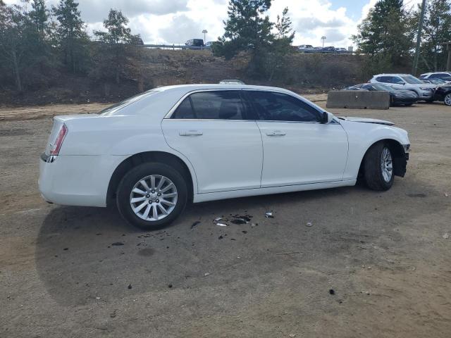 2C3CCAAG0DH578370 - 2013 CHRYSLER 300 WHITE photo 3