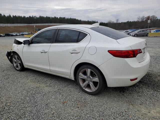 19VDE1F71DE012970 - 2013 ACURA ILX 20 TECH WHITE photo 2