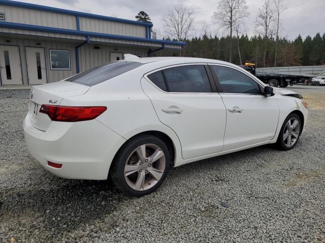 19VDE1F71DE012970 - 2013 ACURA ILX 20 TECH WHITE photo 3