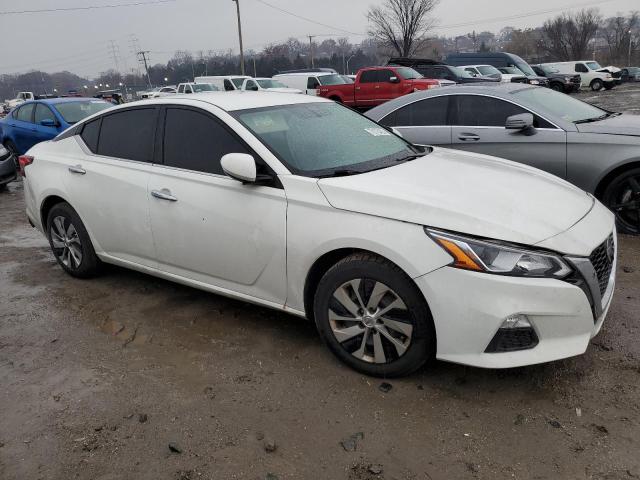 1N4BL4BV1KC128478 - 2019 NISSAN ALTIMA S WHITE photo 4