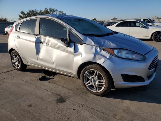 3FADP4EJ1HM144564 - 2017 FORD FIESTA SE SILVER photo 4