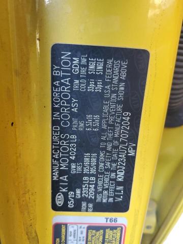 KNDJ23AU7L7072049 - 2020 KIA SOUL LX YELLOW photo 12