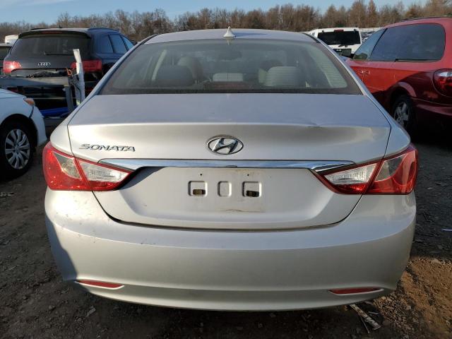 5NPEB4AC8CH439325 - 2012 HYUNDAI SONATA GLS SILVER photo 6