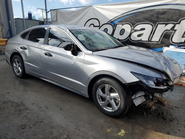 5NPEG4JA0MH126755 - 2021 HYUNDAI SONATA SE SILVER photo 4