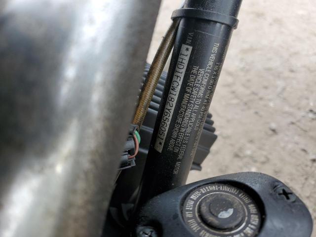 1HD1FCW182Y656051 - 2002 HARLEY-DAVIDSON FLHTCUI 黑色 照片 9