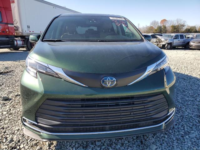 5TDYRKEC0MS019884 - 2021 TOYOTA SIENNA XLE GREEN photo 5