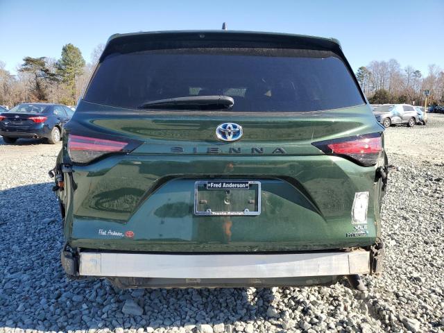 5TDYRKEC0MS019884 - 2021 TOYOTA SIENNA XLE GREEN photo 6