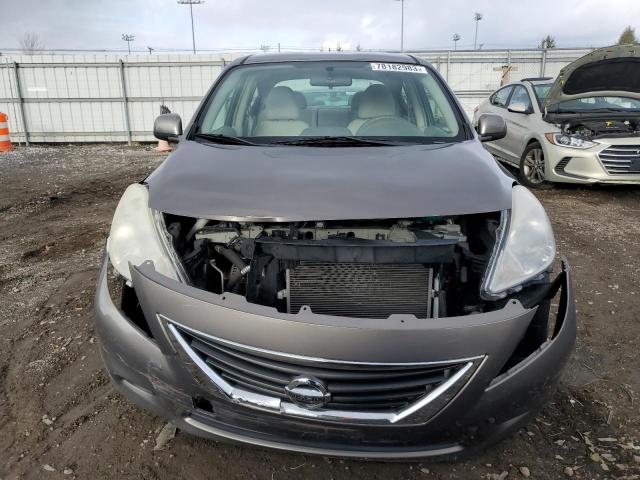 3N1CN7APXEL877918 - 2014 NISSAN VERSA S GRAY photo 5