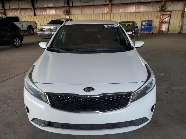 3KPFK4A70JE183593 - 2018 KIA FORTE LX WHITE photo 5