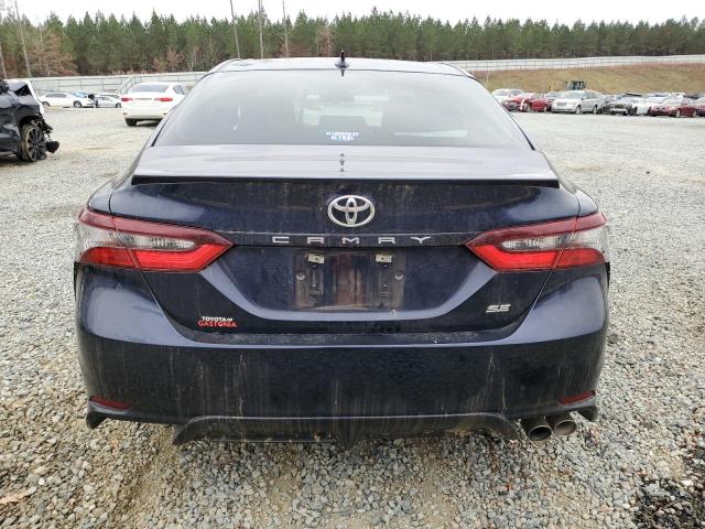 4T1G11AKXNU718457 - 2022 TOYOTA CAMRY SE BLUE photo 6