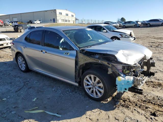 4T1C11AK9LU857586 - 2020 TOYOTA CAMRY LE SILVER photo 4