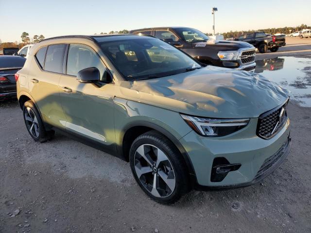 YV4L12UW6P2983735 - 2023 VOLVO XC40 PLUS GREEN photo 4