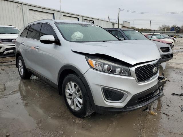 5XYPG4A56JG387807 - 2018 KIA SORENTO LX SILVER photo 4