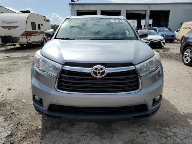 5TDKKRFH1GS501412 - 2016 TOYOTA HIGHLANDER XLE SILVER photo 5