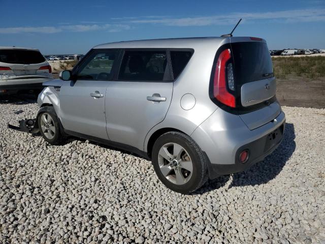 KNDJN2A25K7677394 - 2019 KIA SOUL SILVER photo 2