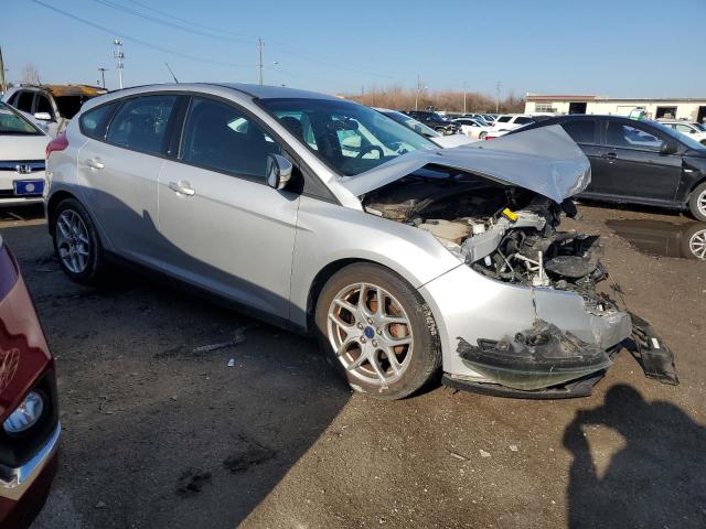 1FADP3K29FL280592 - 2015 FORD FOCUS SE SILVER photo 4