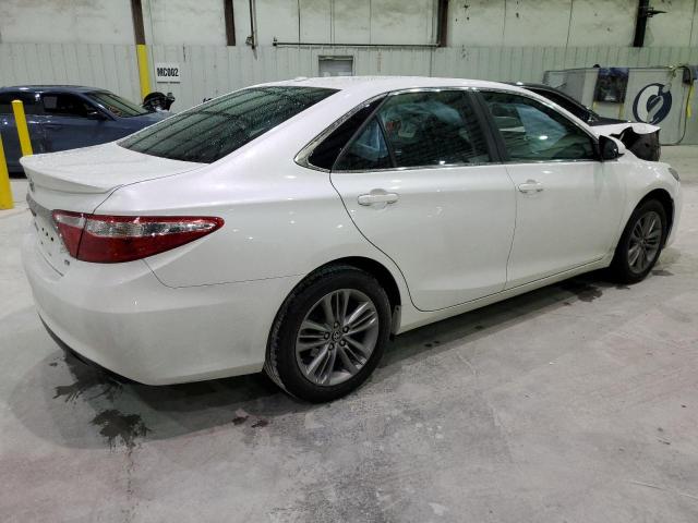 4T1BF1FK9HU267708 - 2017 TOYOTA CAMRY LE WHITE photo 3