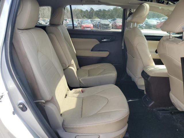 5TDGZRAH8MS034980 - 2021 TOYOTA HIGHLANDER XLE SILVER photo 11