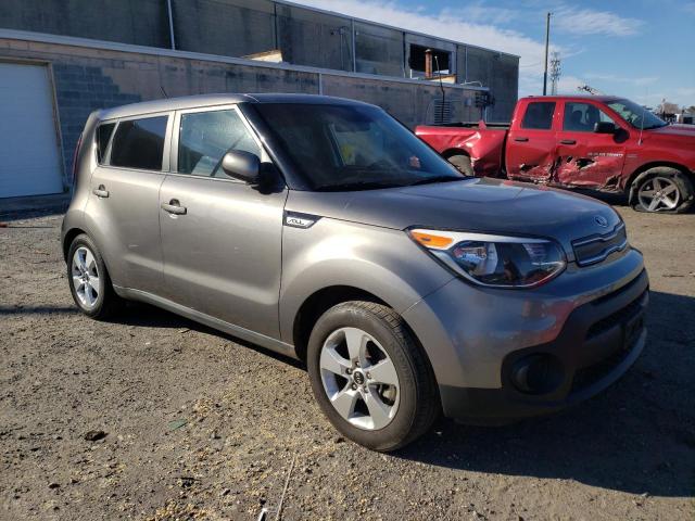 KNDJN2A26J7570868 - 2018 KIA SOUL GRAY photo 4