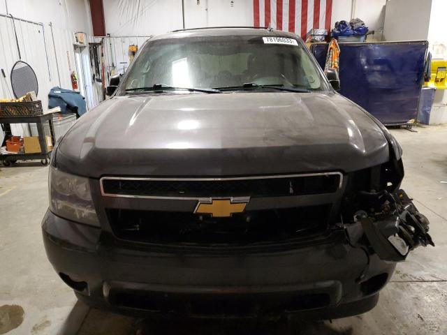 1GNSKBE02BR182863 - 2011 CHEVROLET TAHOE K1500 LT GRAY photo 5