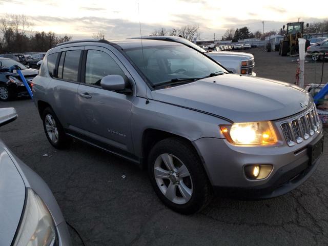 1C4NJDEB2GD541722 - 2016 JEEP COMPASS LATITUDE GRAY photo 4