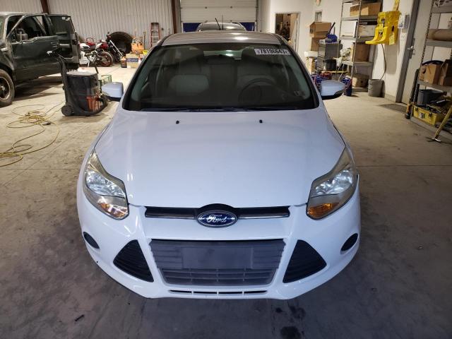 1FADP3K21DL340572 - 2013 FORD FOCUS SE WHITE photo 5