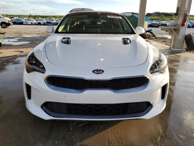 KNAE25LA4J6037095 - 2018 KIA STINGER PREMIUM WHITE photo 5