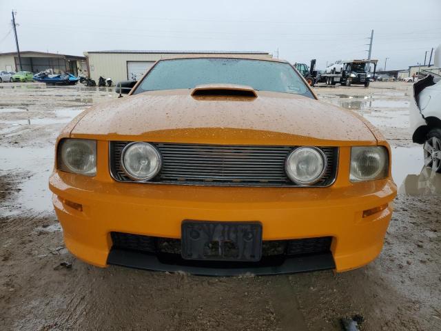 1ZVHT82HX85129113 - 2008 FORD MUSTANG GT YELLOW photo 5