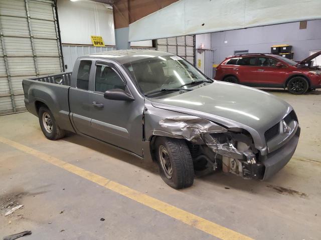 1Z7HC22K08S619674 - 2008 MITSUBISHI RAIDER LS GRAY photo 4